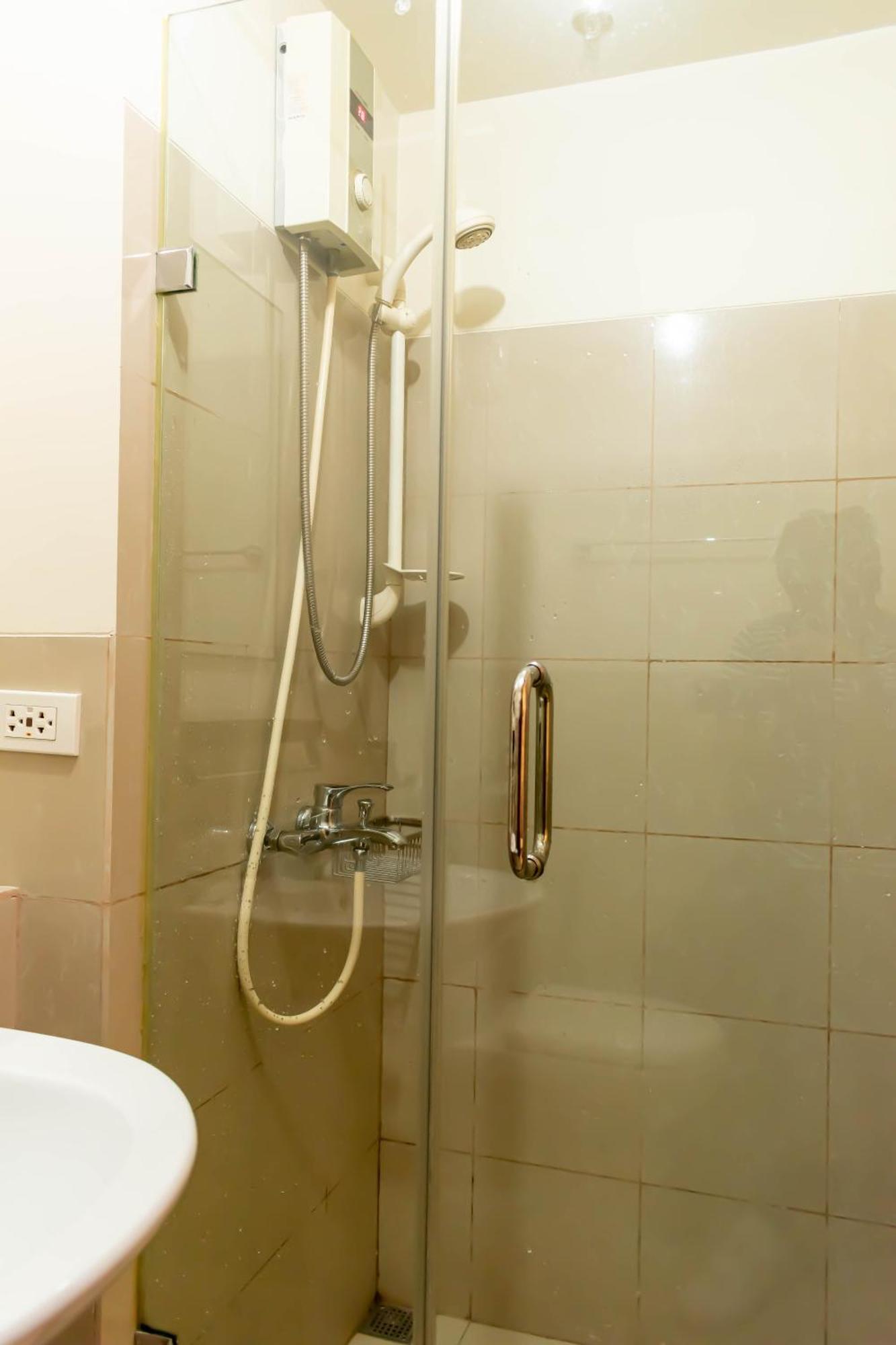 Amora Suites At The Beacon Makati Manila Szoba fotó